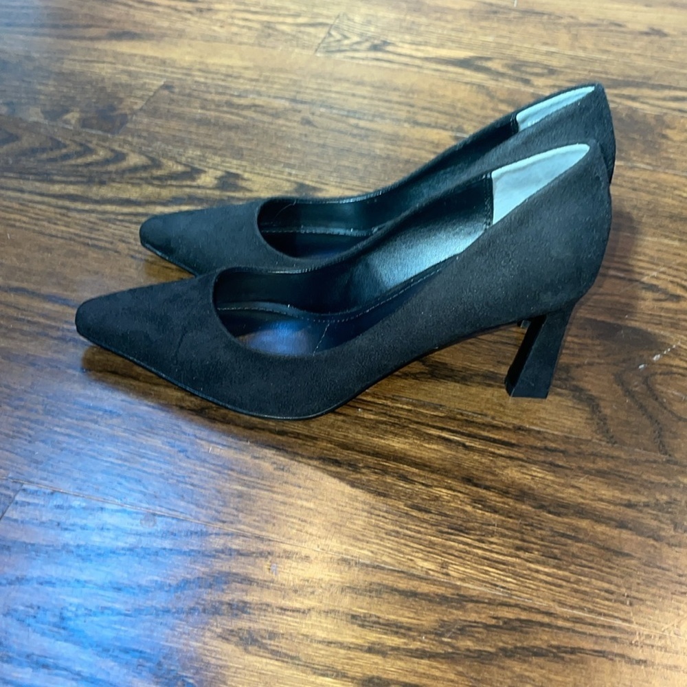 ♡ Charles David black pump size 7.5